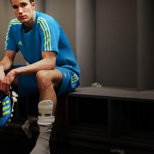 星空体育app|德甲戴帽风云，凯恩效率惊人紧追传奇，莱万里程碑铸就射手丰碑