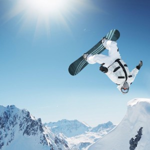 星空体育app官方下载-半场激战平分秋色，布雷托内斯闪击 马约拉尔点射 奥萨苏纳暂平赫塔费