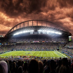 星空体育app官方网站_斯特林伦敦罕见公开主持公益训练营 言传身教助力社区儿童足球梦